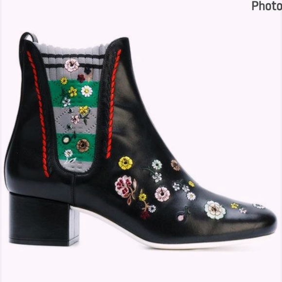 Authentic FENDI booties - Picture 7 of 16